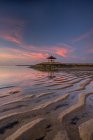 Salida del sol en Mertasari Beach, Bali, Indonesia - foto de stock