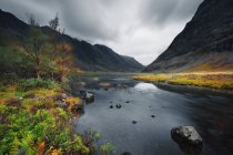 Vista panorâmica da paisagem do rio e da montanha, Ballachulish, Glencoe, Escócia, Reino Unido — Fotografia de Stock