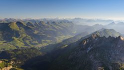 Vue panoramique sur la chaîne de montagnes de Churfirsten, St Gallen, Suisse — Photo de stock