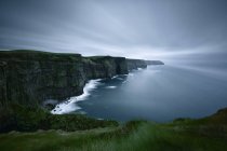 Vista panorâmica de Cliffs of Moher, County Clare, Irlanda — Fotografia de Stock