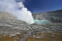 Majestätischer blick auf den ijen-krater, ostjava, indonesien — Stockfoto
