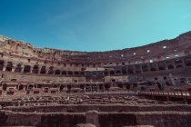 Vista panorámica del famoso Coliseo Romano, Roma, Italia - foto de stock
