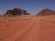 Vista panorámica del paisaje del desierto, Wadi Rum, Jordania - foto de stock
