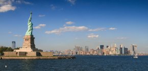 Scenic view of Statue of Liberty, New York City, USA — Stock Photo