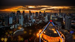Vista panorámica de Bangkok al atardecer, Tailandia - foto de stock