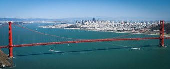 Vista del puente Golden Gate en San Francisco, California, EE.UU. - foto de stock