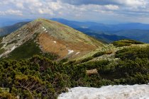 Scenic view of Syvulya Mountain, Carpathian mountains, Ukraine — Stock Photo