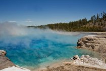 Scenic view of hot water vapor in national park, Yellowstone National Park, Wyoming, America, USA — Stock Photo