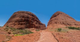 Malerischer Blick auf Zwillingsfelsen, uluru kata tjuta Nationalpark, Australien — Stockfoto