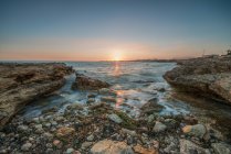Vista panoramica del tramonto sul mare, Italia, Sicilia — Foto stock