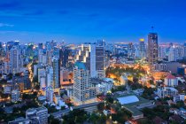 Vista panoramica di Bangkok di notte, Thailandia — Foto stock