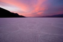 Vue panoramique sur le coucher du soleil au parc national de Death Valley, Californie, Amérique, États-Unis — Photo de stock