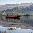 Boot vor nevis range, schottland, uk — Stockfoto