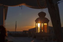 Живописный вид лампы в раннем утреннем свете — стоковое фото