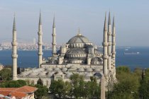 Турция, Стамбул, живописный вид на Голубую мечеть — стоковое фото