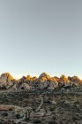 Montanhas rochosas marrons e céu , — Fotografia de Stock