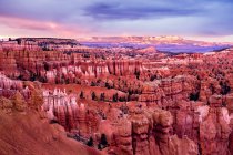 Malerischer Blick auf bryce canyon bei Sonnenuntergang, utah, amerika, usa — Stockfoto