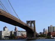 Vista panorámica del puente de Brooklyn, Nueva York, América, EE.UU. - foto de stock