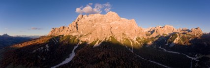 Vista panorámica de la cordillera de Fanes Sennes, Dolomitas, Tirol del Sur, italia - foto de stock