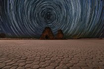 Vista panoramica dei sentieri stellati, deserto arabo, Arabia Saudita — Foto stock