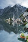 Vista panorâmica da aldeia e lago Hallstatt, Obertraun, Gmunden, Áustria — Fotografia de Stock