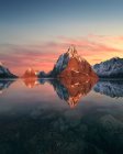 Malerischer Blick auf den Sonnenaufgang über Berge, Lofoten, Norwegen — Stockfoto