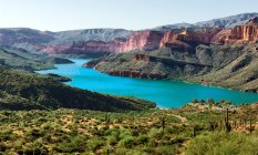 Vista panoramica sul lago Apache, Arizona, America, USA — Foto stock
