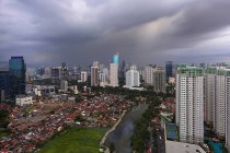 Vista panorámica del horizonte de la ciudad, Yakarta, Indonesia - foto de stock