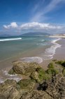 Живописный вид на пляж Лос Лансес, тарифа, Кадис, Андалусия, Испания — стоковое фото