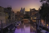 Vista panorâmica do canal ao pôr do sol, Veneza, Itália — Fotografia de Stock