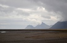 Vista panorâmica da praia fria vazia, Islândia — Fotografia de Stock