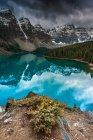 Мальовничий вид на озеро морени, Banff, Альберта, Канада — стокове фото