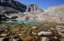 Scenic view of Payne Lake and Gendarme Peak, Inyo National Forest, California, America, USA — Stock Photo