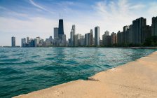 Vista panorámica del horizonte de la ciudad, Chicago, Illinois, América, EE.UU. - foto de stock