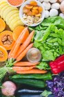 Frutas y verduras frescas, vista superior - foto de stock