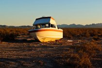 Abandoned boat in the desert, Arizona, America, USA — Stock Photo
