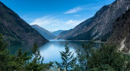 Vista panorámica del lago Seton, Lillooet, Columbia Británica, Canadá - foto de stock