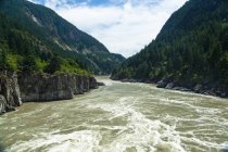 Rapids at Hell 's Gate on the Fraser River, British Columbia, Canada — стоковое фото