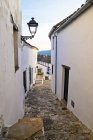 Rues étroites à Castellar de la Frontera, Cadix, Andalousie, Espagne — Photo de stock
