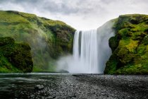 Scenic view of Skogafoss Waterfall, Southern Iceland — Stock Photo