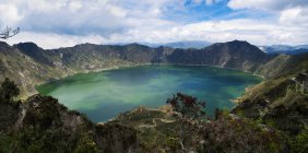 Vista panoramica del lago di smeraldo, Quilotoa, Cotopaxi, Ecuador — Foto stock