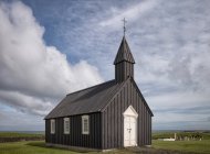 Vista panorámica de la antigua Iglesia, Budir, Islandia - foto de stock