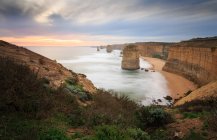Vista panorámica de majestuosos 12 apóstoles, australia - foto de stock