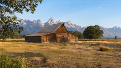Scenic view of rural house in Grand Teton National Park, USA — Stock Photo