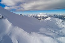 Ski féminin en montagne, Zauchensee, Salzbourg, Autriche — Photo de stock