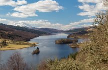 Scenic view of Loch Tummel seen from Queens View, Perth and Kinross, Scotland, UK — Stock Photo