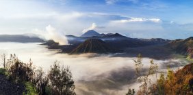 Vista panoramica del paesaggio del Monte Bromo, Giava orientale, Indonesia — Foto stock