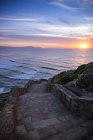 Vista panoramica dei gradini costieri al tramonto, Barrika, Spagna — Foto stock