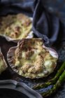 Mussel gratin in scallop shells, closeup view — Stock Photo