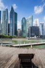 City skyline and bayfront walk, Singapore — Stock Photo